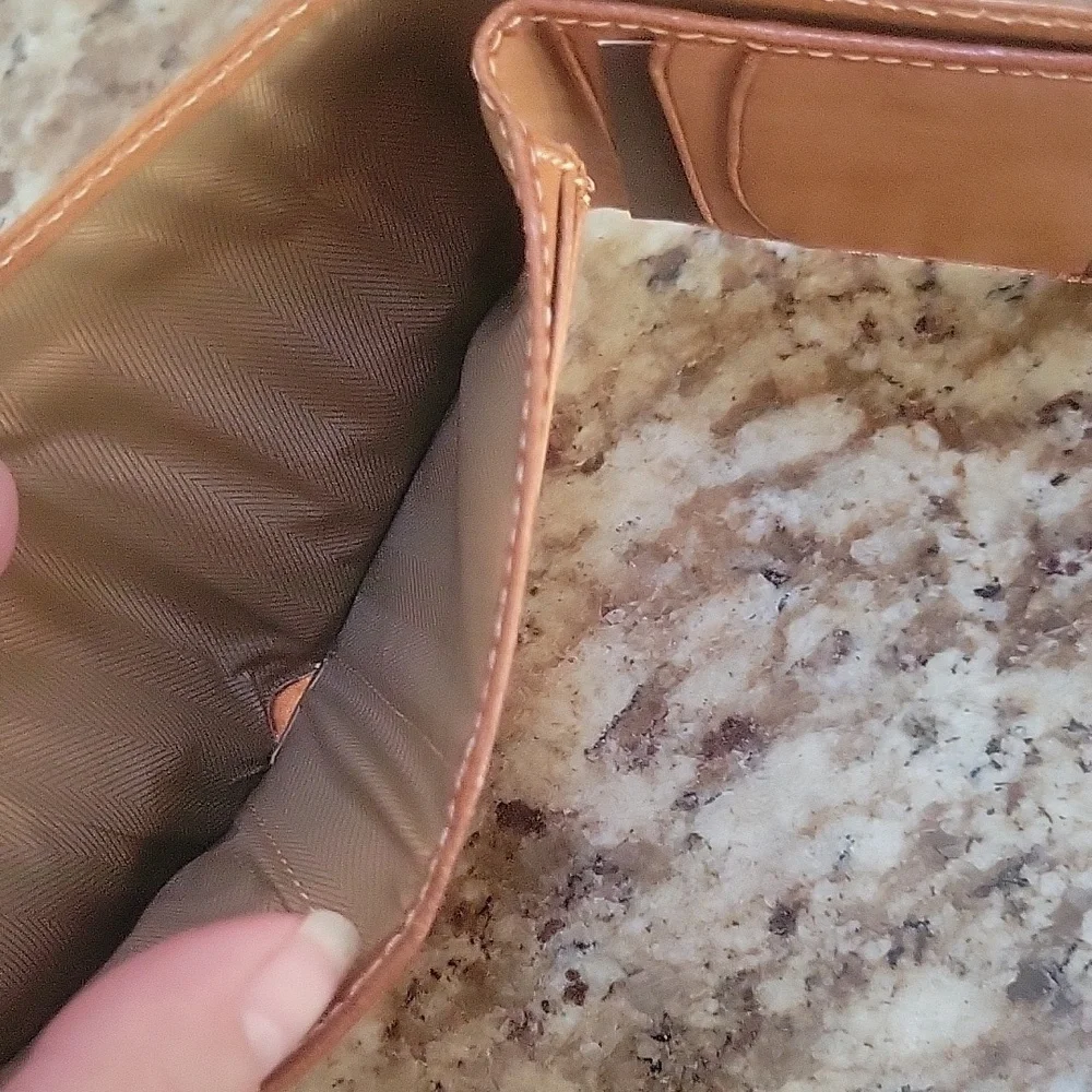 Joseph Abboud Tan Leather Trifold wallet wirh card Holder